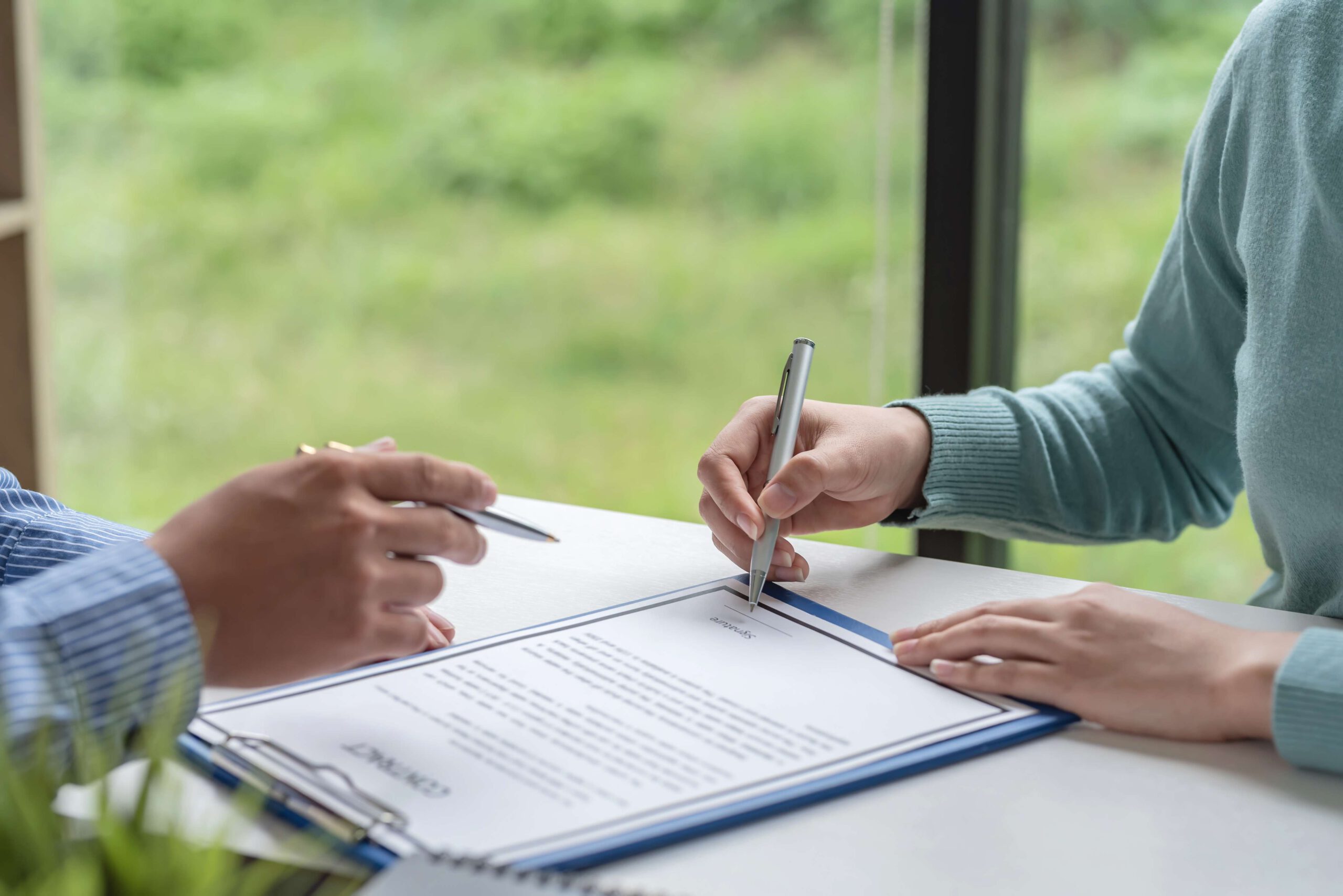signing-contract-documents-in-collaboration-of-bus-2025-03-08-21-00-59-utc(1)